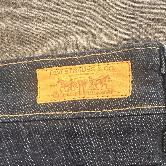 Levi's Dark Indigo Denim Jeans - Picture 7 of 11